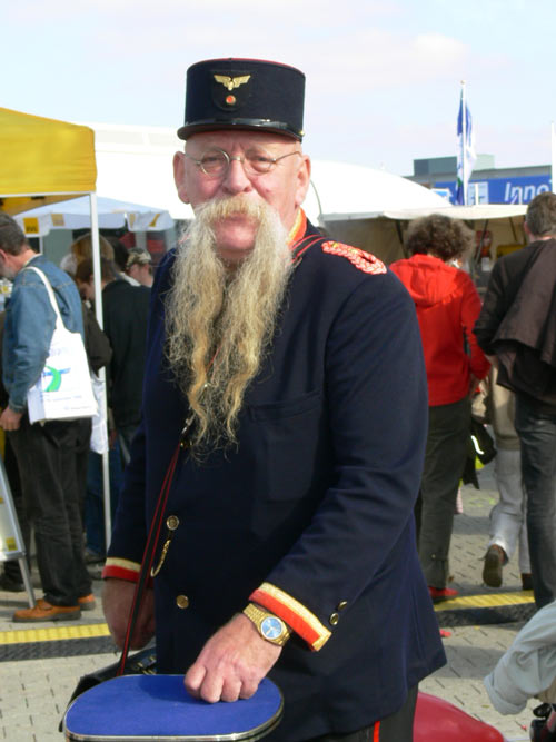 ZAUBERER Verleih f&uuml;r Ihren Event - Klicken Sie hier nicht sondern warten sie bis die Seite sich neu l&auml;dt
